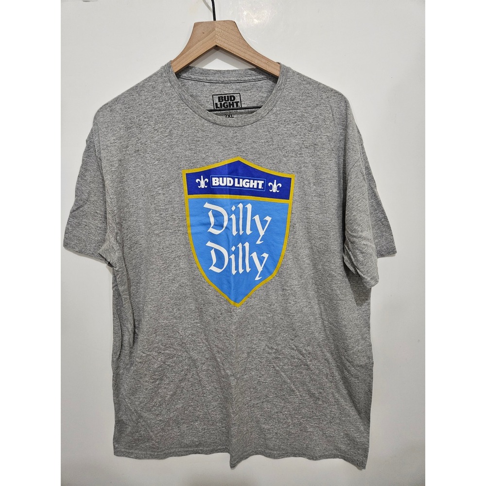 Bud Light Dilly Dilly Graphic T-Shirt Mens 2XL Gray Short Sleeve Beer Promo Tee